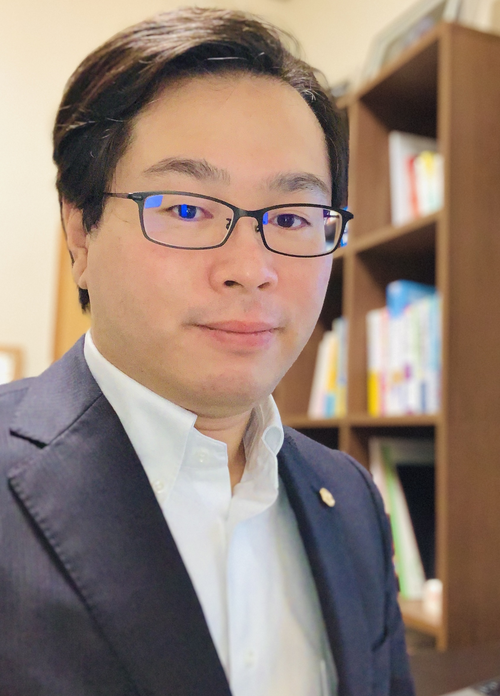 まつむら行政書士事務所 所長 松村泰輔